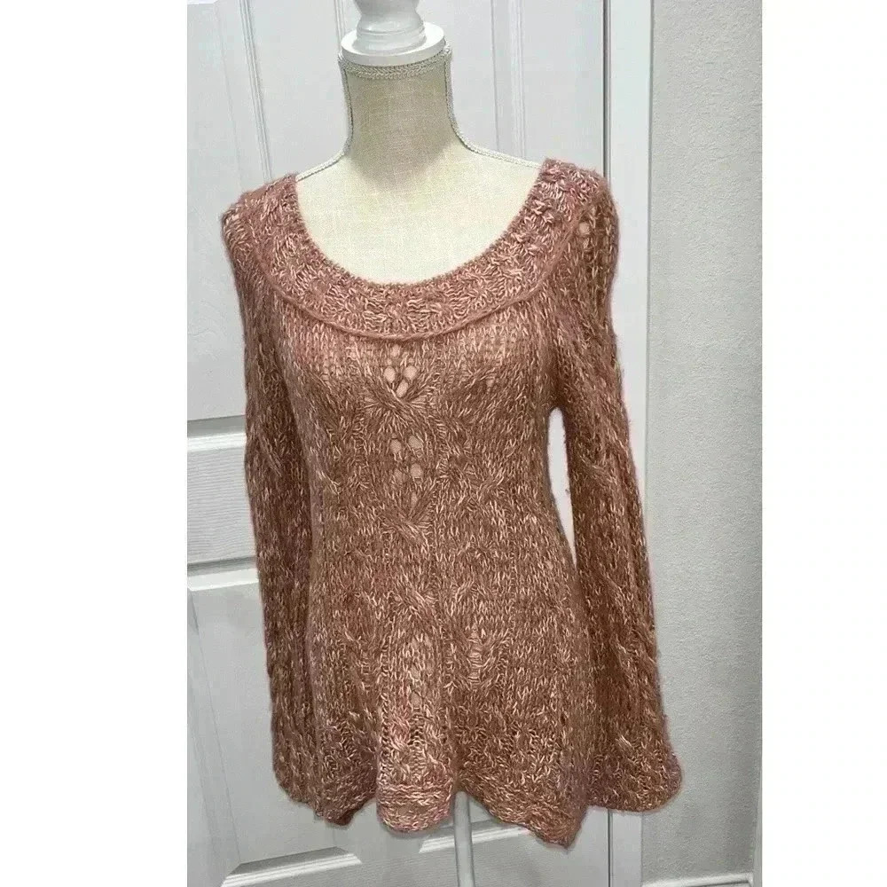 Free People Open knot Scoop neck sweater with flared sleeves, pink and white